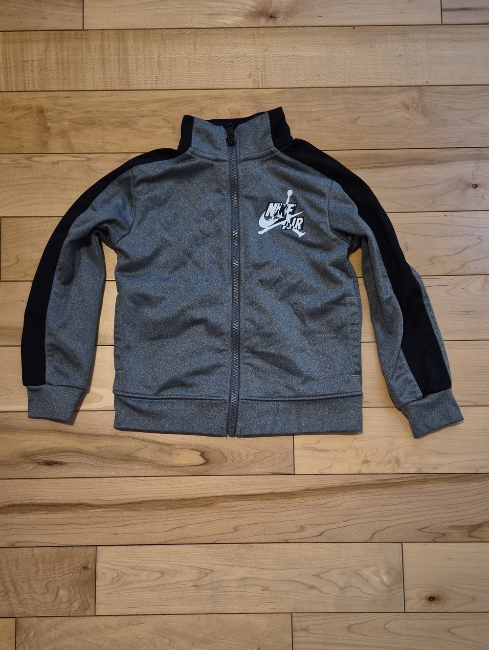 Boys Size 3T Nike Gray and Black Full-Zip Track Jacket